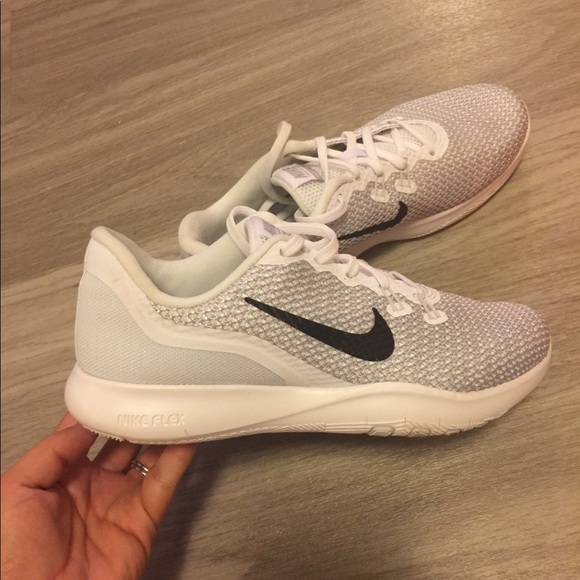 Woman’s Nike - Picture 2 of 2